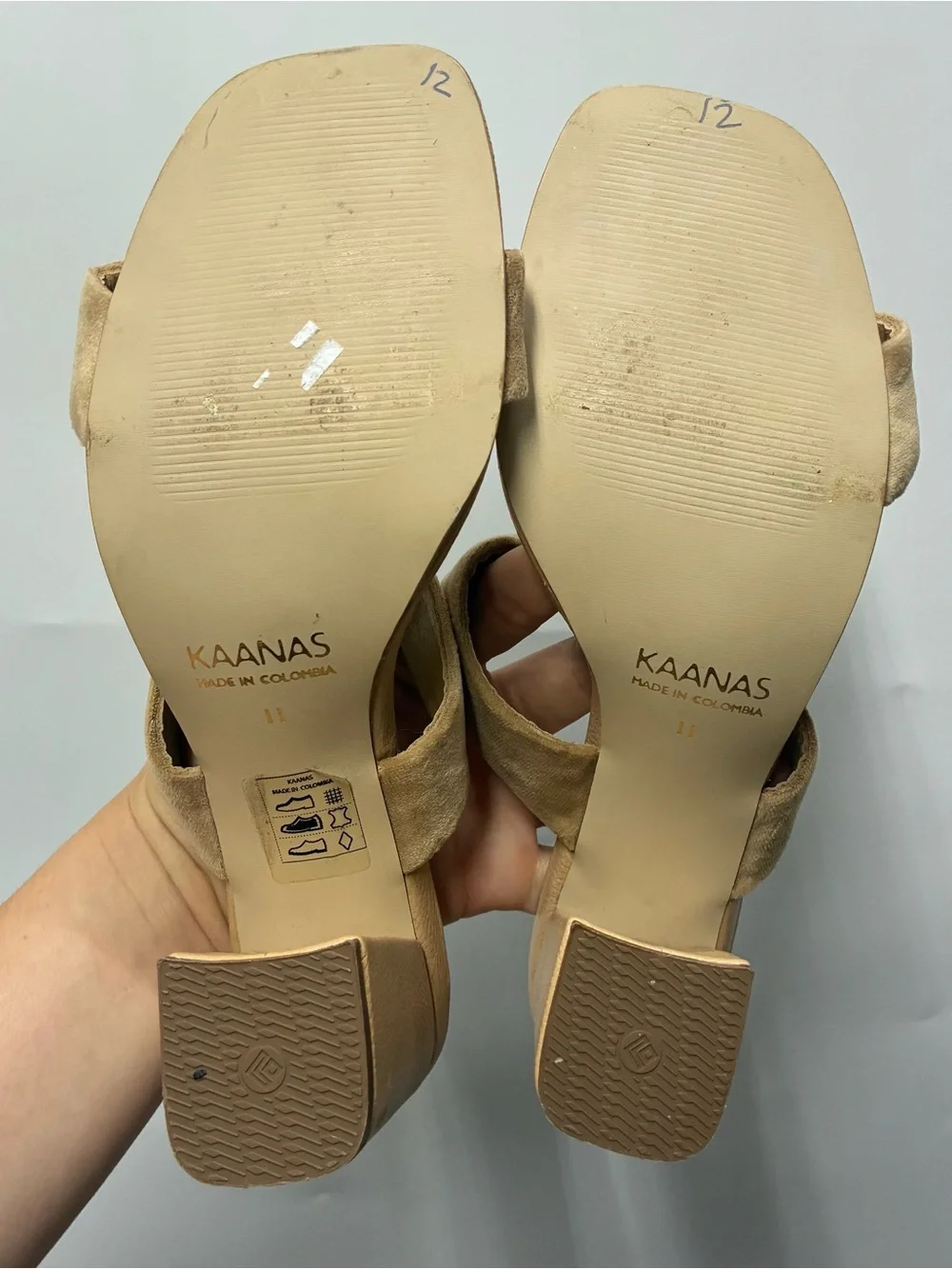 Kaanas 11 Fits Smaller 9.5 Slip On Heels Tan Suede Cocktail Open Toe Bow Resort